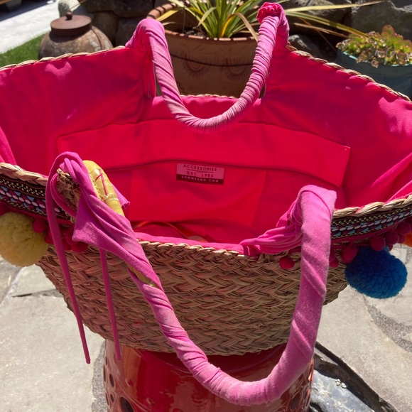 Boho straw pom pom market beach tote bag - Picture 2 of 5